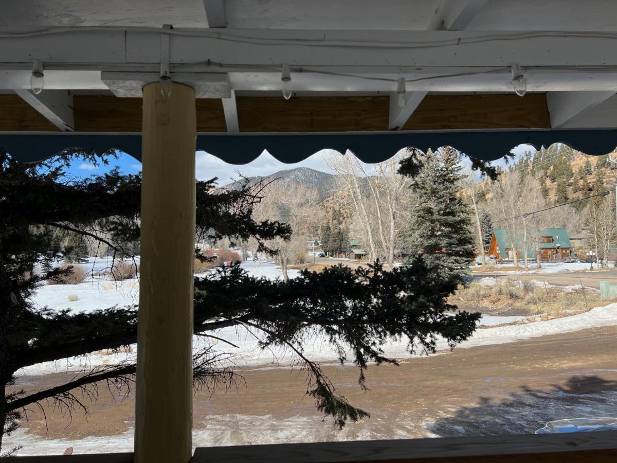 Mountain View Lodge Ред-Ривер Экстерьер фото