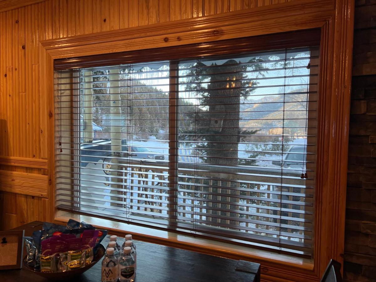 Mountain View Lodge Ред-Ривер Экстерьер фото